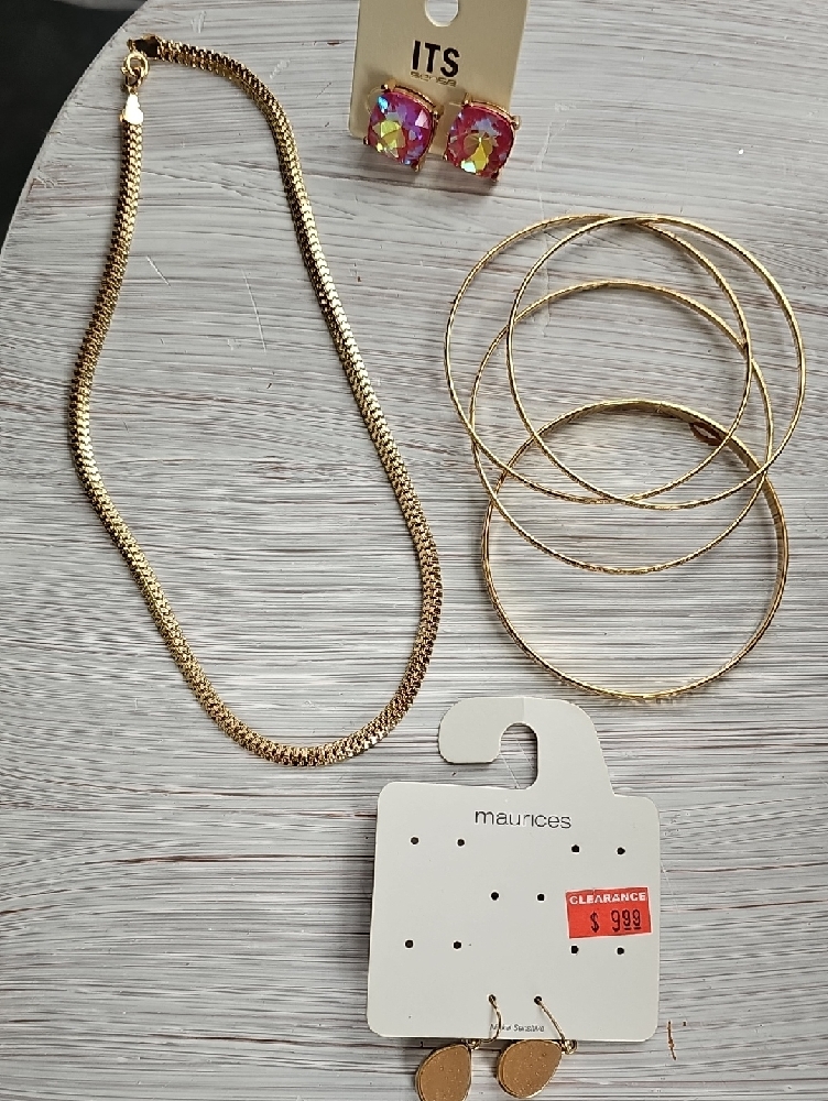 NwtNwot Pink And Gold Tone Assorted Jewelry 15$